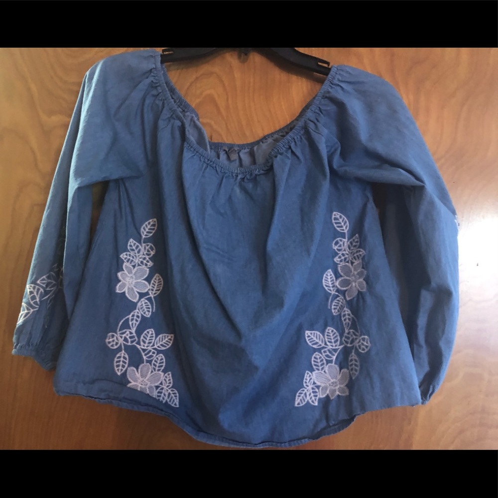 Off shoulder crop top